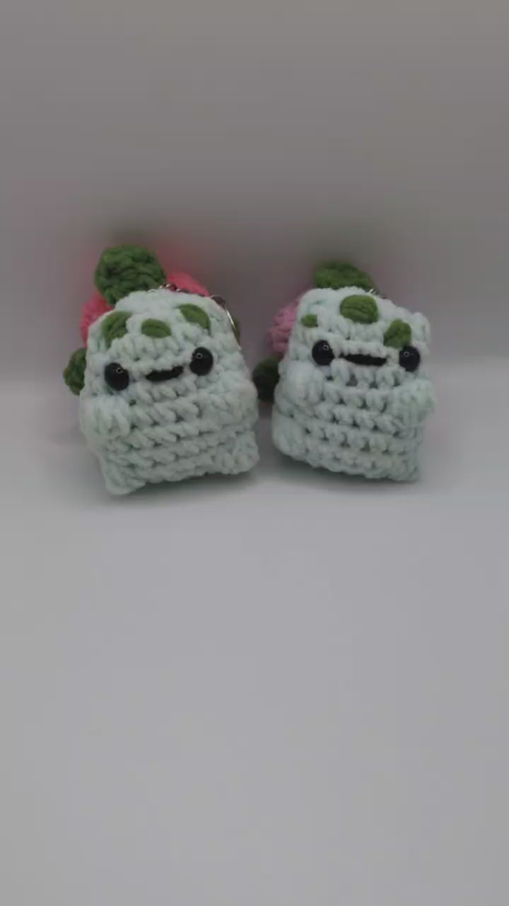Ivysaur Squeaky Crochet Keychain